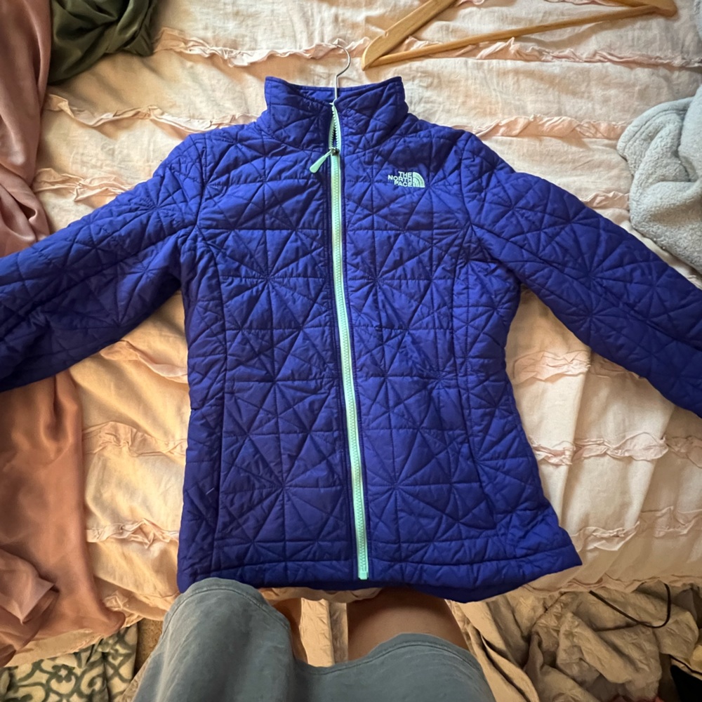 size small north face jacket